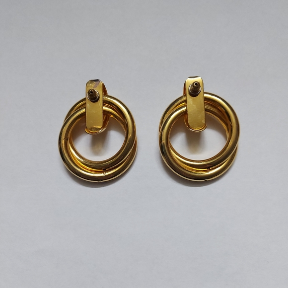 **SOLD** Vintage doorknocker hoop earrings - Picture 4 of 7